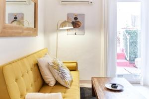 HA Diputació terrace apartment