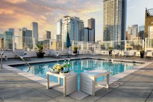 NYC Styled Loft In DTLA, sleeps 4 with Free Parking!