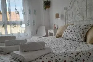 Coqueto apartamento a dos minutos de la playa - بيدرينيا