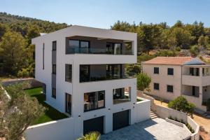 House & Home Slatine