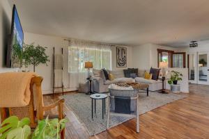 @ Marbella Lane - Eccentric 4BR Modern Ranch Home