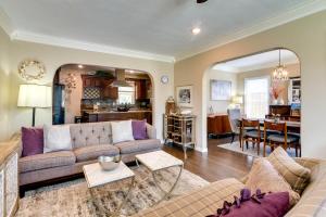 2 Mi to Beach Galveston Vacation Rental!