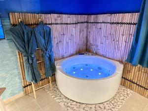 Appartements NEW Jacuzzi Bora-Bora a Narbonne : photos des chambres