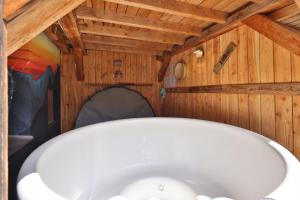 Chalets Le Chalet du Tanet spa sauna terrasse en Alsace : photos des chambres