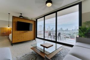 La Moderna by Wynwood House