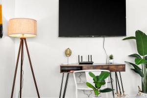 LUX 2 BD BOHO in heart of SLC