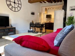 Appartements chez Delphine et Guillaume au coeur de Semur en Auxois : photos des chambres