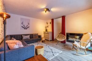 Nev 404 Centrally located 6 pax apartment and garage