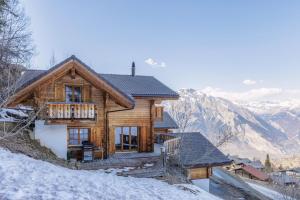 Chalet Coucou Luxury 10 pax Chalet with incredible views and garage