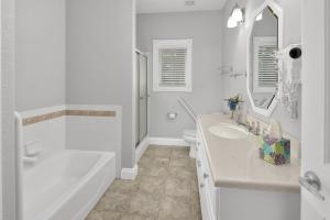 Alpine Suite - Minutes to RMNP, Hot Tub!