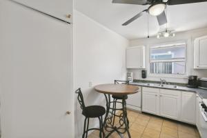 Walk to Retro Row Long Beach Condo