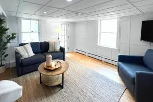 Hamptons Getaway Home, Sleeps 7 - Brookhaven