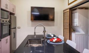 Tamarindo Gem: 1BR Apt in Heart!
