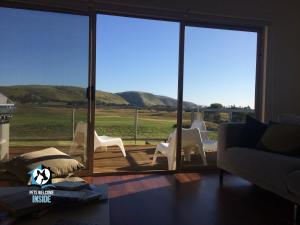Contemporary Golf Course Frontage 3BR