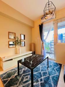 * *P Fantastic 2BR Option for 8