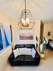 * *P Fantastic 2BR Option for 8