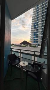 Kurlix Suites of Azure North