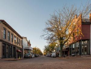 Historic Main St Apt | Private Garage