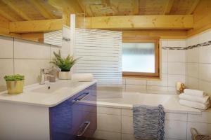 Chalets Chalet Batieu - OVO Network : photos des chambres