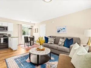 Spacious 1BR [End Unit] in the Heart of Roseville - 罗斯维尔