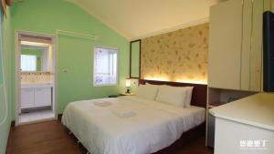 Phòng Giường Đôi Có Phòng Tắm Riêng (Double Room with Private Bathroom)