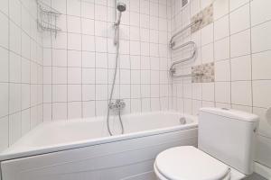 Slow-down, relax, take it easy in artsy Oasy