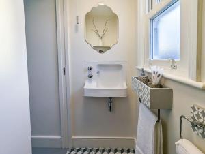 Charming 3BR in Trendy Tottenham Neighborhood