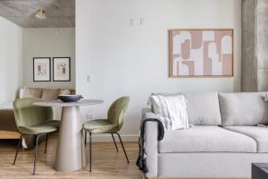 W Loop Studio w pool gym lounge nr L CHI-749