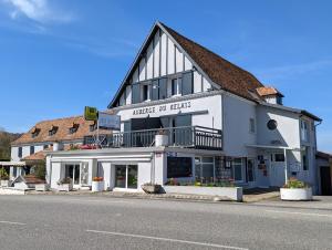 Hotels Logis Auberge du Relais : photos des chambres