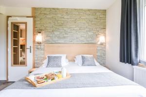 Hotels Logis Auberge du Relais : photos des chambres