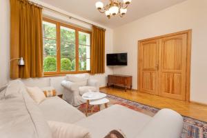 Spacious Elegant Apartment for 8 Guests in Sopot by Renters