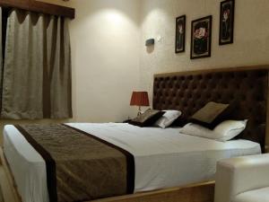 FOCUS CLUB AND RESORT