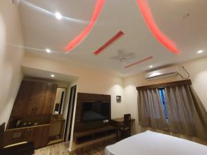 FOCUS CLUB AND RESORT