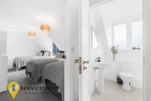 SCA-Arden House 10min to NEC Sleeps 6 Parks 2 Vans