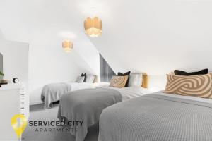 SCA-Arden House 10min to NEC Sleeps 6 Parks 2 Vans