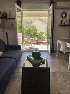 T2 de standing climatisé avec garage. Centre ville et plage à 300 m..Wi fi - Speloncato