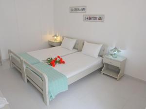 Kamakaris Rooms Milos Greece