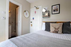 Standard Single Room with Sea View room in Coolin View