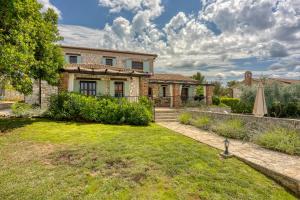 Villa Aryana With Pool - Happy Rentals