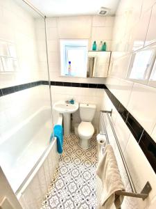 Palm House -Complete Holiday HOME IN SOUTHSEA