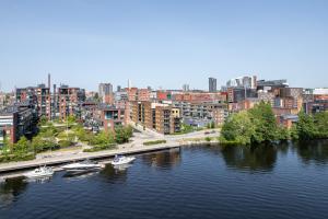 Lakeview Studio at Ratina next to Downtown