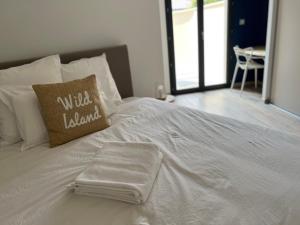 Villas Villa Gaia - logement entier - 2 suites parentales avec salles de bain privatives - parking prive - 10 minutes Eurexpo et Aeroport : photos des chambres