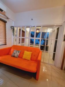 Modern Minimalist Condo near Airport