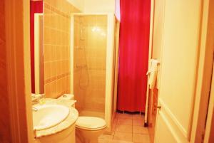 Hotels Hotel Avenir Jonquiere : photos des chambres