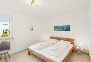 Relax Karben 6 - Modernes 4-Zimmer Apartment - Self-Checkin - Balcony - Parking