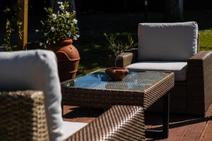 CASENUOVE III - Casale con giardino e piscina