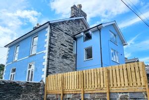 Porthmadog, Sleeps 11, 5 Bedrooms, 5 Bathrooms, Mountain Views