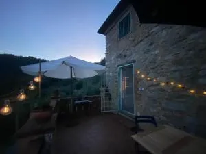 Casa spaziosa in caratteristico paesino di alta collina - Lucese