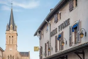 Logis Hôtel Tante Yvonne & son restaurant semi-gastronomique - Lyon Nord - Massieux