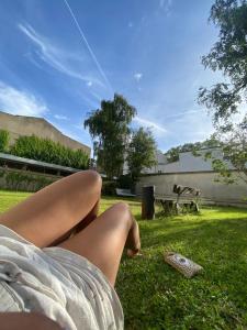 Studio calme et lumineux, parking disponible, 100m de Nation